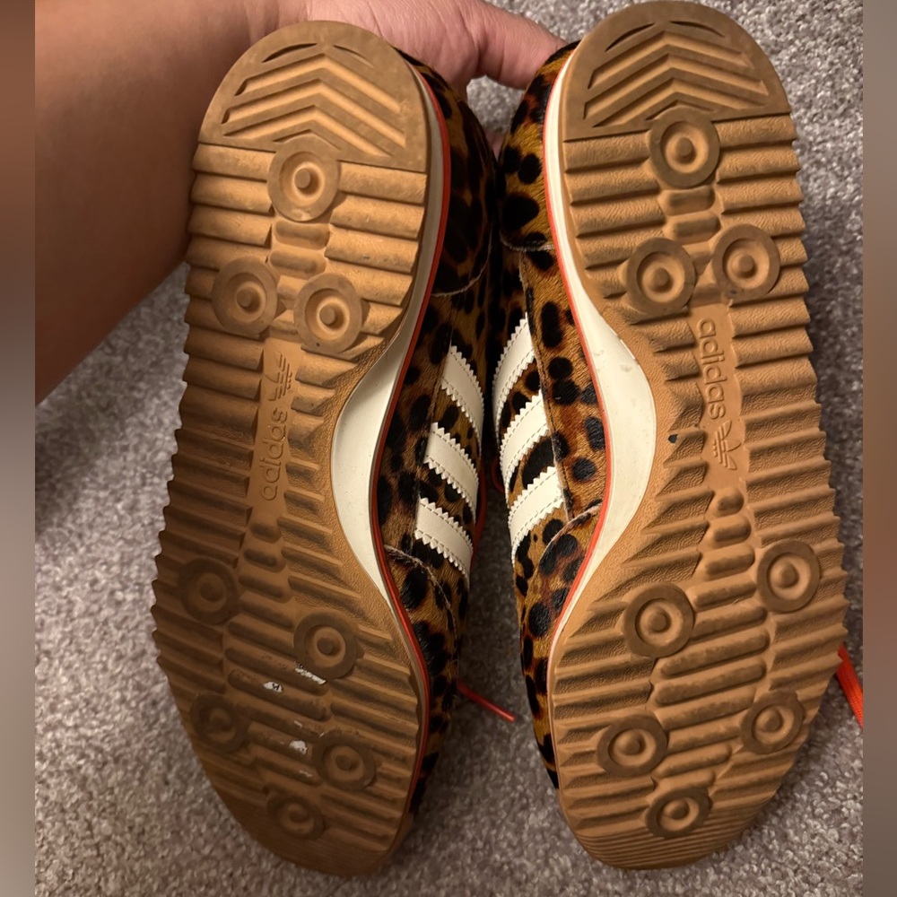 adidas Leopard-Print Low Tops with Bright Orange Laces - Picture 4 of 8